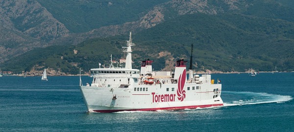 Toremar Aethalia nei pressi di Portoferraio Toremar Aethalia nei pressi di Portoferraio